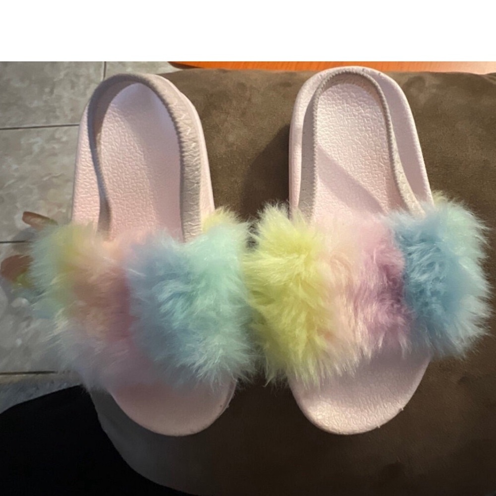 Furry slippers toddlers size 9